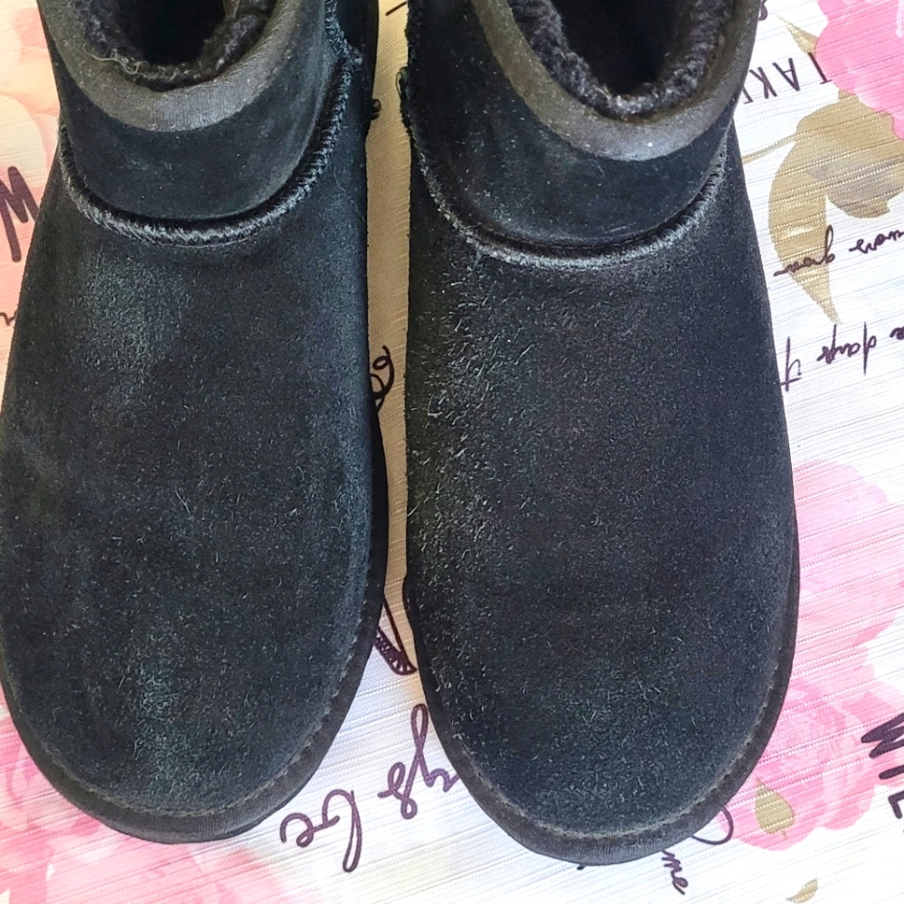 Ausland Black Suede Sherpa Lined Shorts Boots. Size (see comment below).